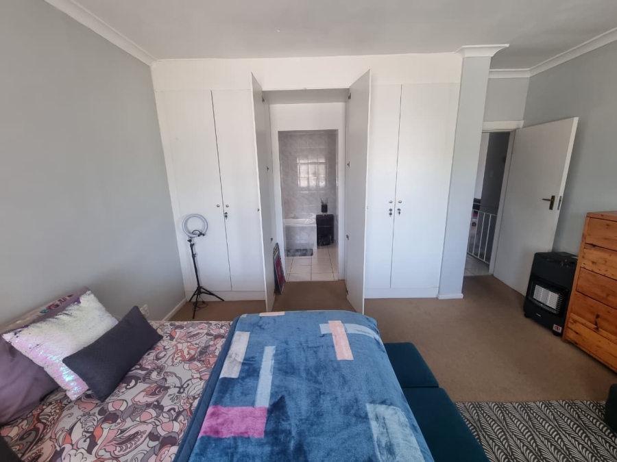 To Let 4 Bedroom Property for Rent in Claremont Western Cape